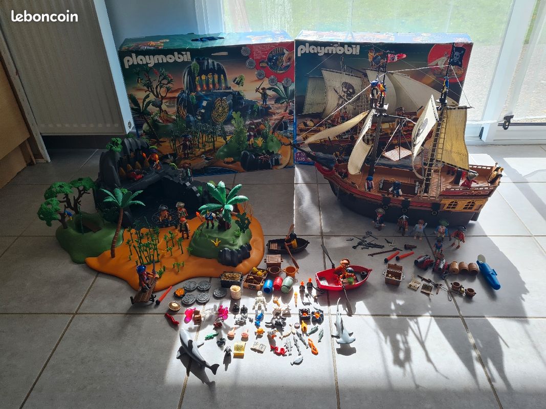 Playmobil bateau pirates plus île pirates nombreux accessoires (image 1)