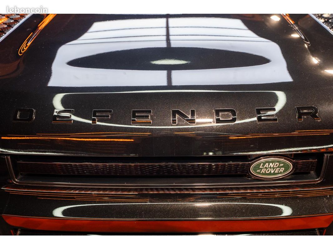 LAND ROVER DEFENDER 110 P300e X-DYNAMIC SE (image 10)