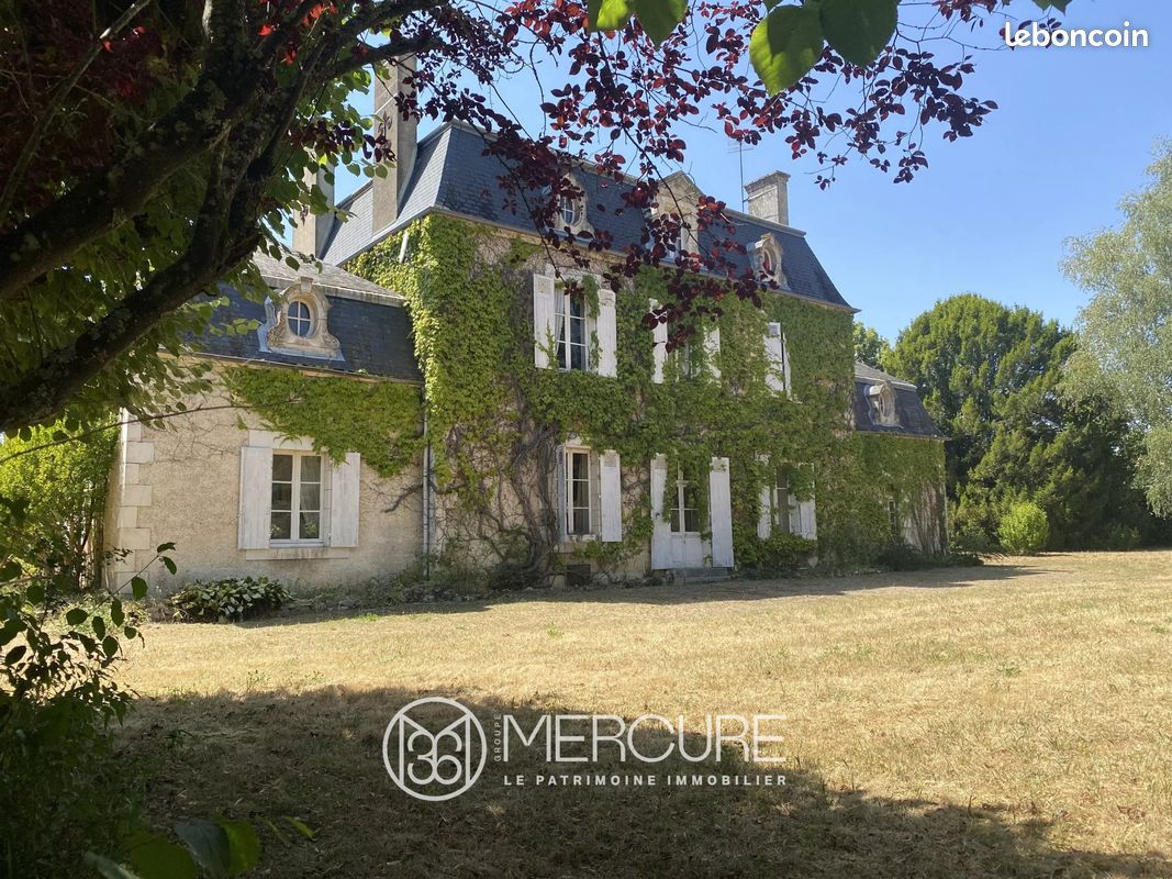 Maison 9 pièces 322 m² · à Montmorillon · 322 m² · 243 800 €