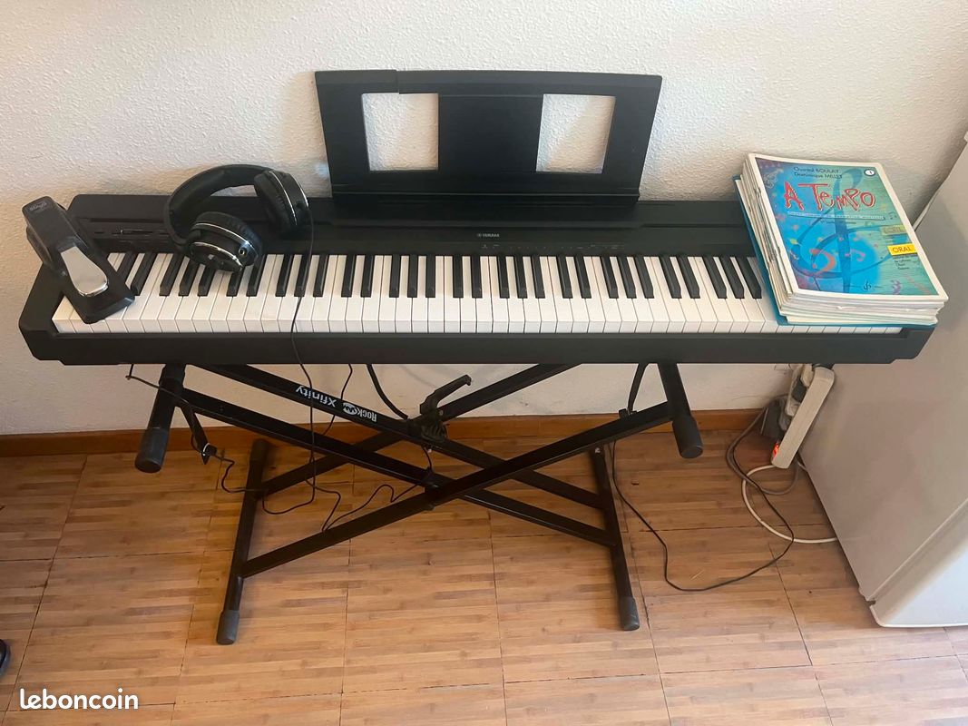 Yamaha p45 avec support (pédales et casque uniquement) (image 1)
