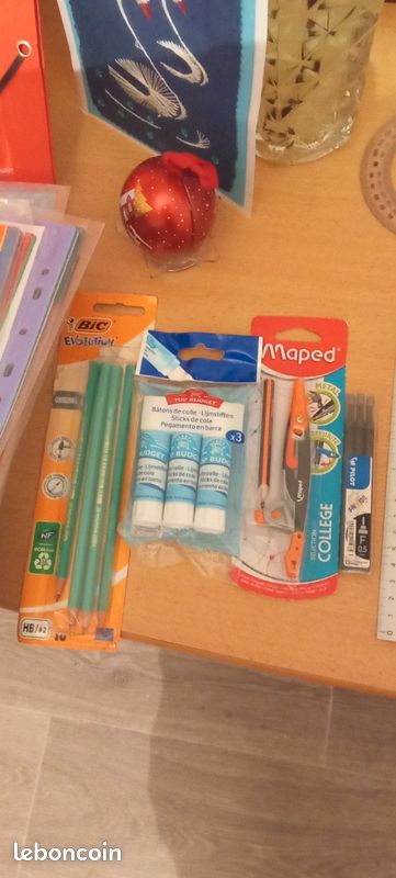 Fournitures scolaires (image 1)