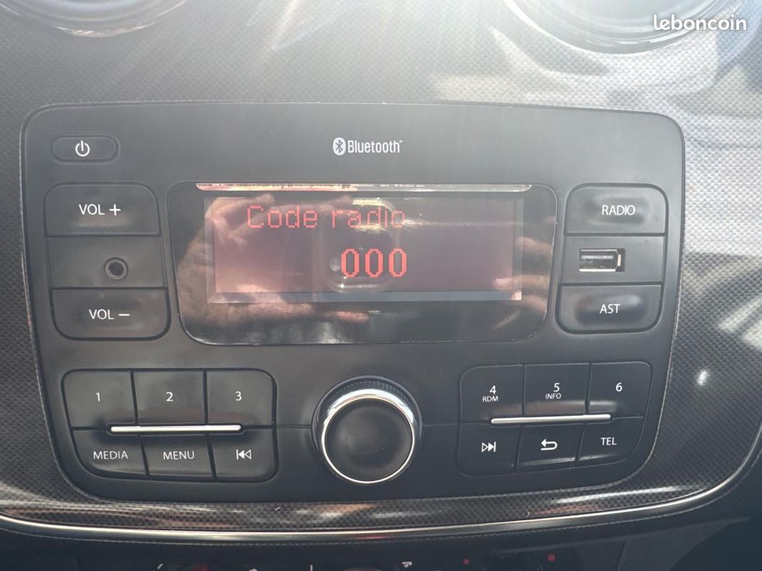 DACIA SANDERO 1.5 Blue dCi - 75 2020 Essentiel PHASE 2 1ERE MAIN (image 22)