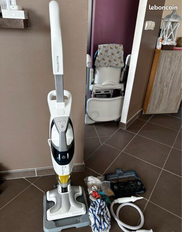 Rowenta Clean & Steam – Aspirateur & nettoyeur vapeur (image 1)