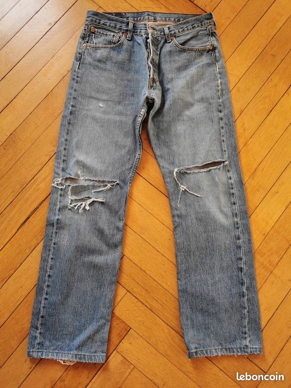Jean Levi's 501 W32 L32, 100 % coton, a déjà beaucoup vécu mais peut encore servir longtemps car qualité supérieure, 100 % coton, sans élasthanne (image 1)