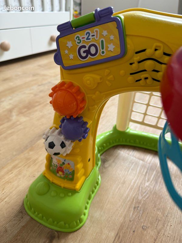 Panier De Basket Enfant à Ventouse – Mini Panier Mural Intérieur – Balles Et Pompe Incluses – Dès 3 Ans