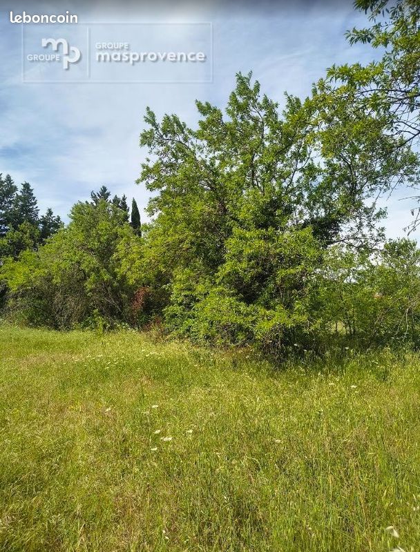 Terrain à bâtir de 1495 m² à CARPENTRAS (84) · 190 000 €