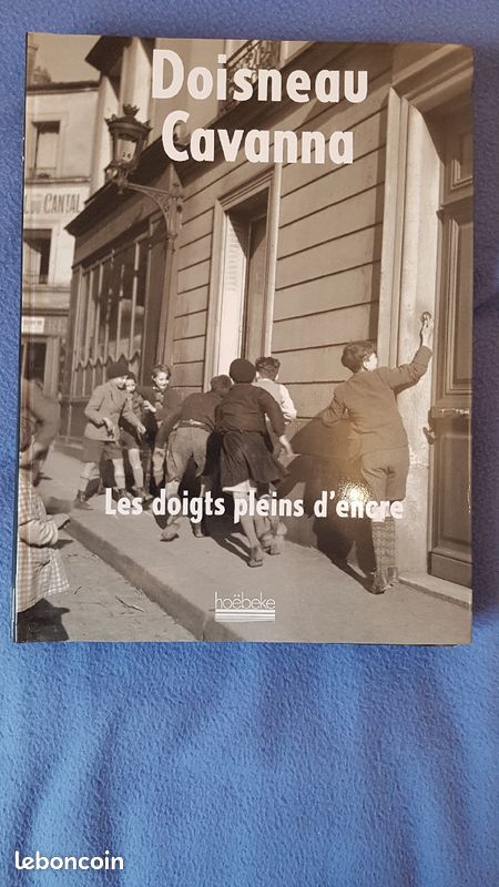 Les doigts pleins d encre (image 1)