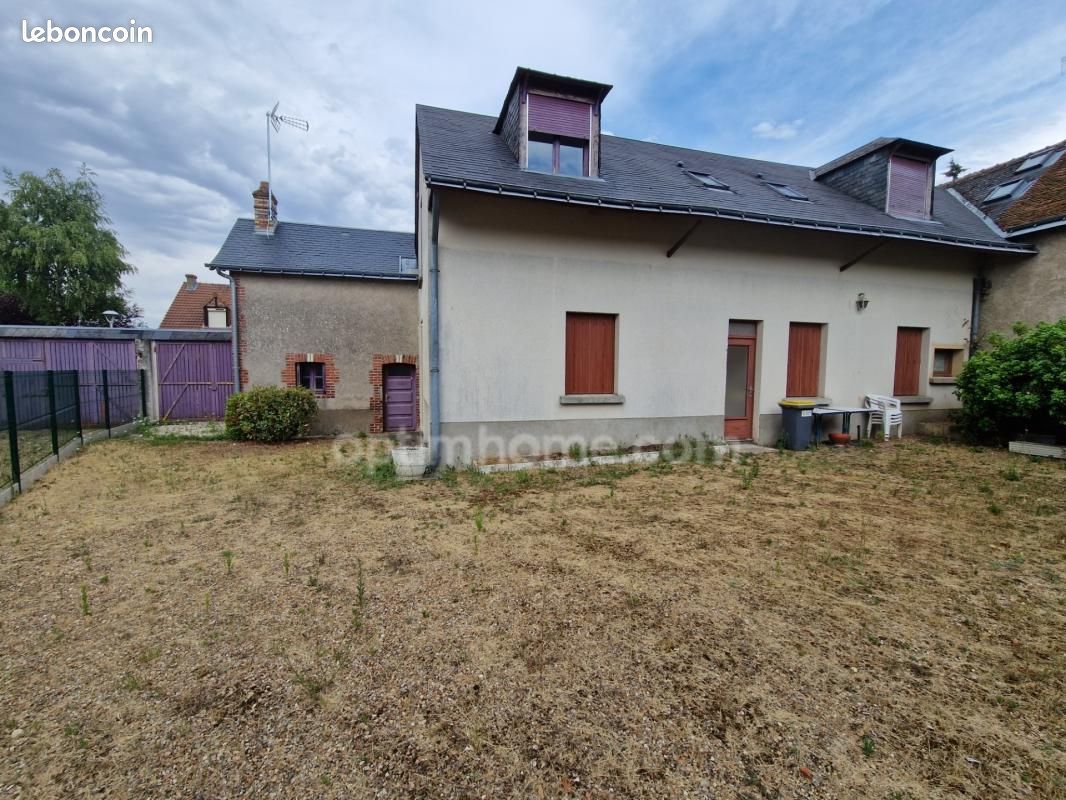 Maison 9 pièces 160 m² · à Monnaie · 160 m² · 213 800 €