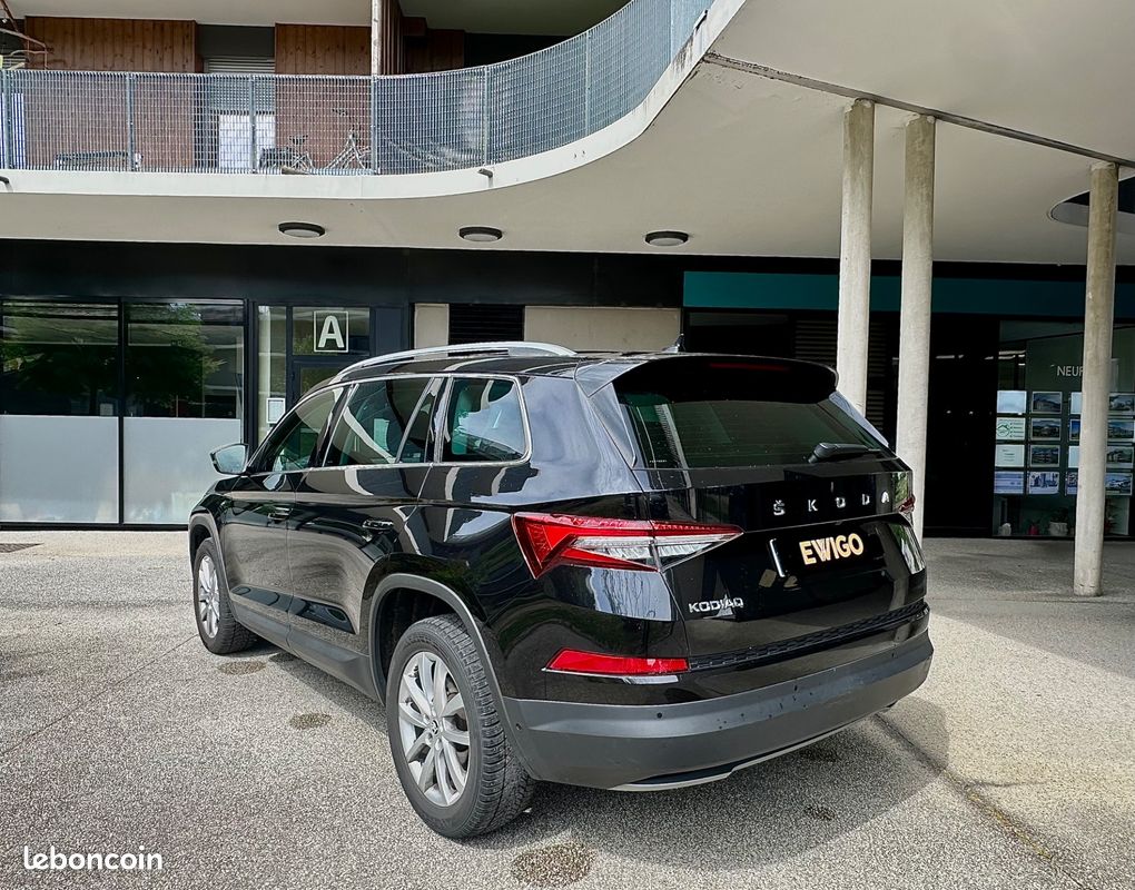 Skoda kodiaq 2.0 tdi 150 ch scr style 4x2 dsg 7pl / toit ouvrant / entretien constructeur (image 3)