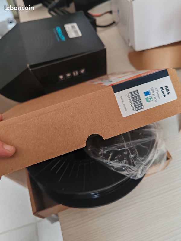 Imprimante 3d avec filament et accessoires (image 11)