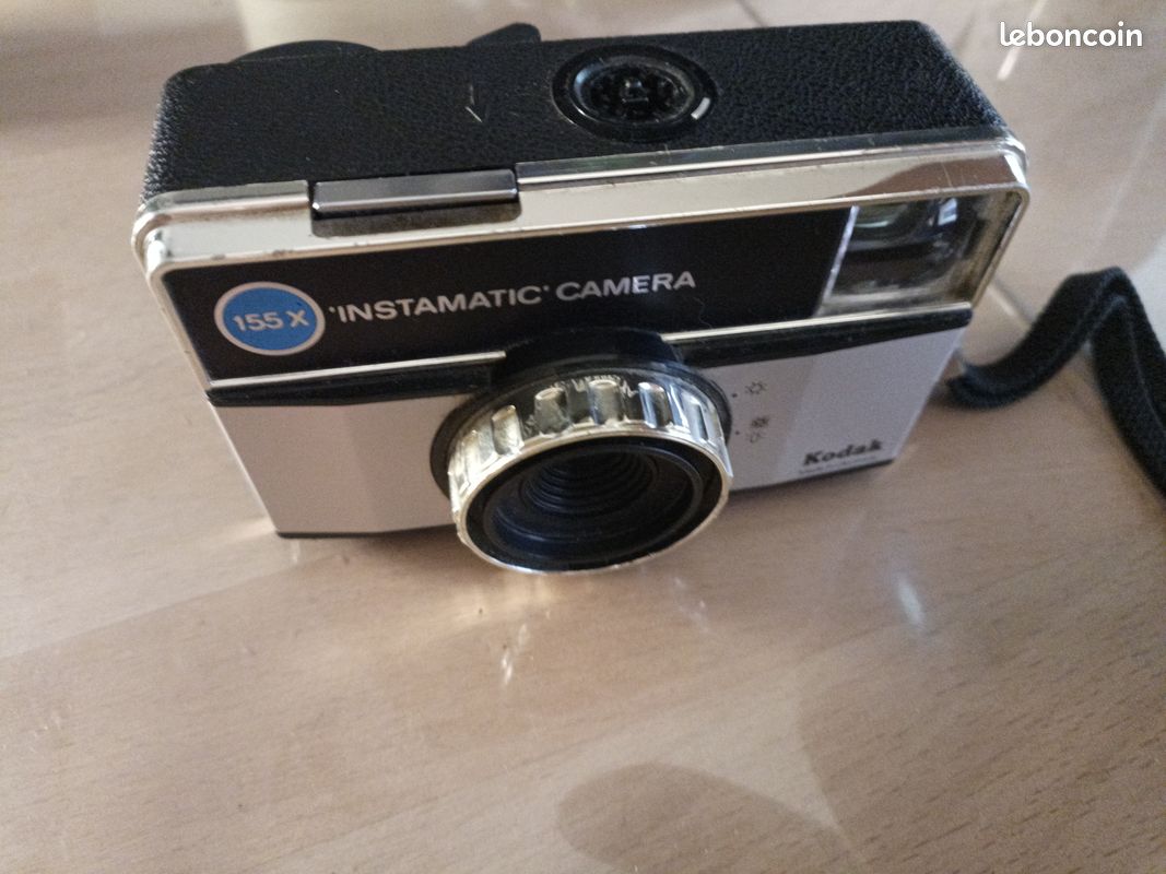 Appareil photo vintage Kodak Instamatic 155X - Label Emmaüs