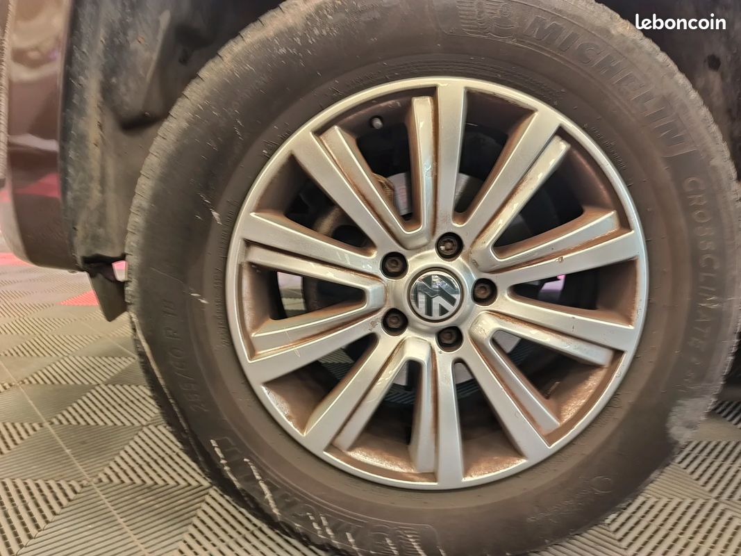 VOLKSWAGEN AMAROK HIGHLINE Double Cabine 2.0 BiTDi 180cv 4Motion - Historique d'entretien - Caméra - Attelage - Sièges chauffants en cuir - (image 23)