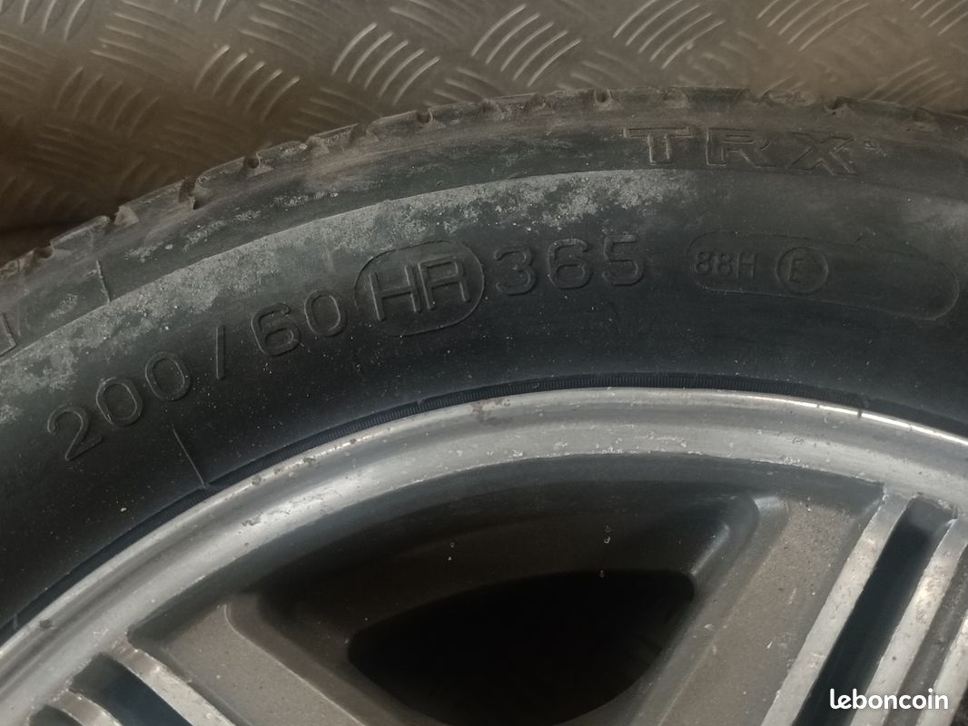 Jantes Tagora & Pneu TRX - Équipement auto