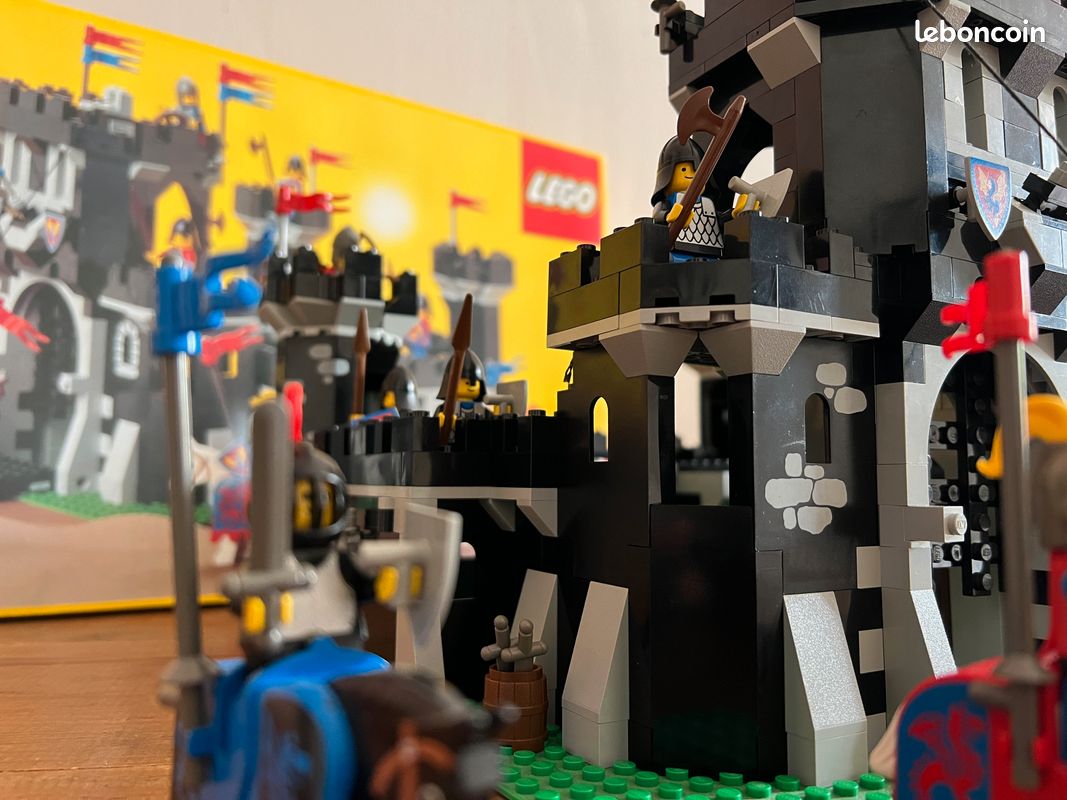 Lego - 6085 - Chateau du Monarque Noir - Black Monarch's Castle (image 6)
