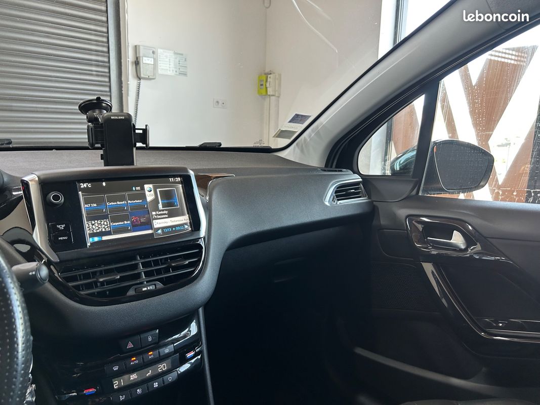 PEUGEOT 208 GENERATION-I 1.6 VTI 120 Ch ALLURE (image 23)