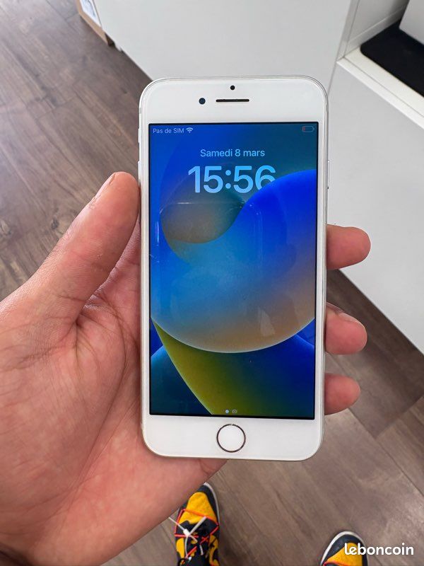IPhone 8 (image 1)
