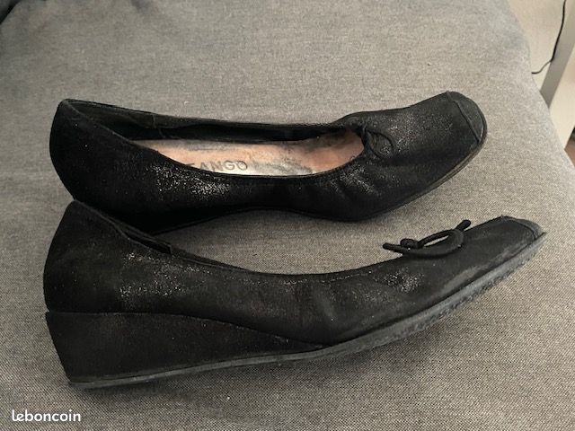 Chaussures femme ballerines à petit talon compensé noires Rose tango T 40 cuir noir légèrement pailleté (image 1)