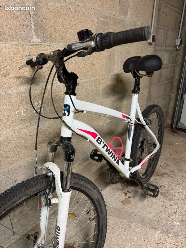 Vélo femme 26 pouces cadre L (image 2)