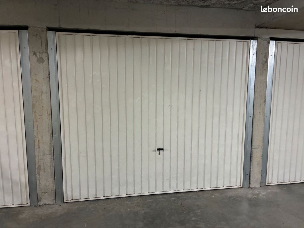A louer Box fermé dans le centre d'Orliénas · 90 €/mois
