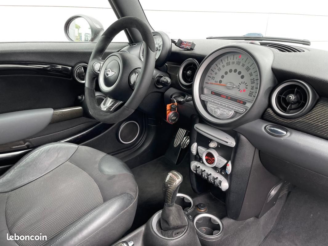 Mini Hatch R56 1.6i - 211 John Cooper Works (image 12)