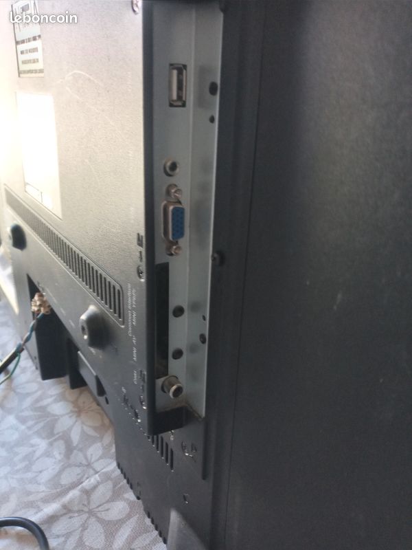 Télé écran plat 40" pour pièces ou à réparer (image 7)