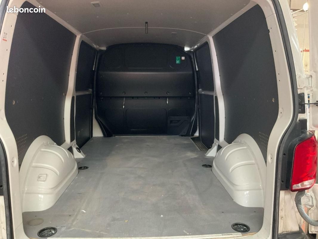 Volkswagen Transporter VAN L2H1 2.0 TDI 110 (image 7)