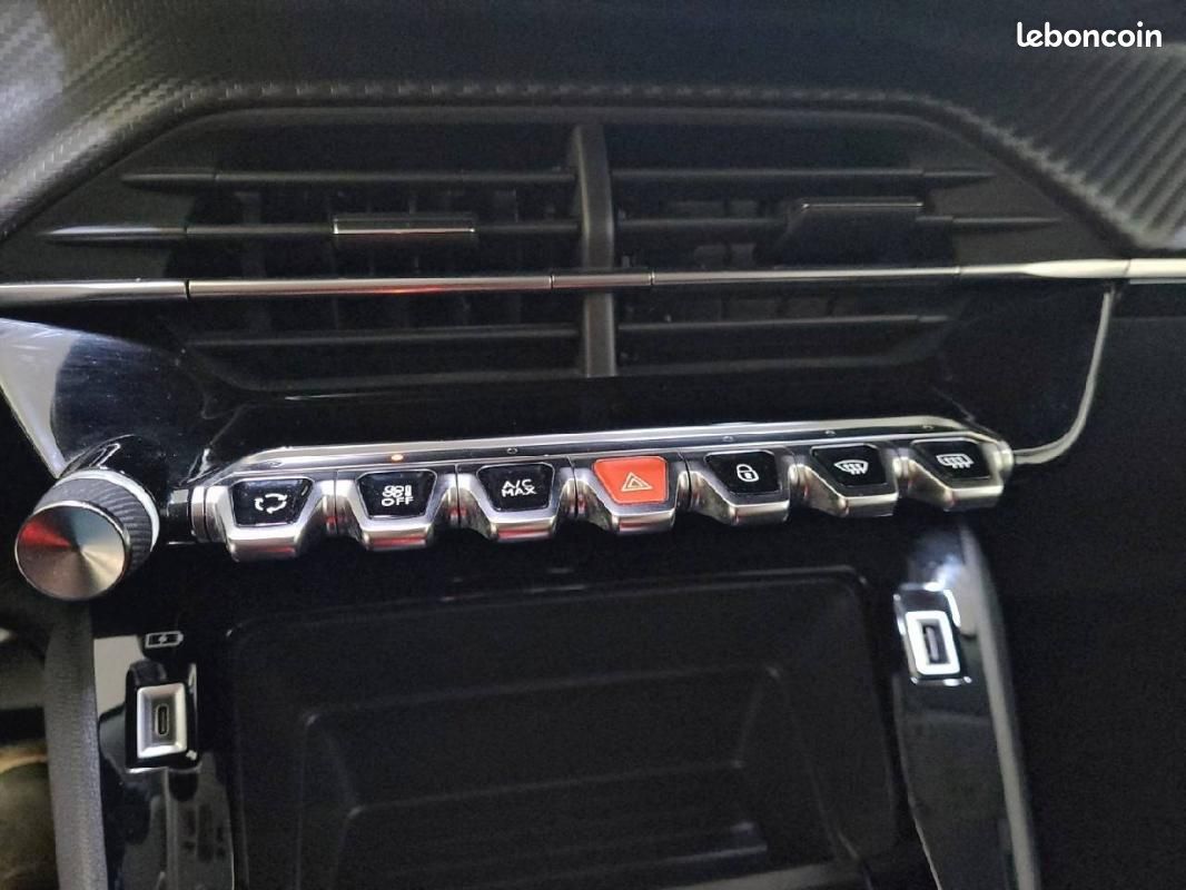 Peugeot 2008 PureTech 130 S&S EAT8 - Style (image 25)