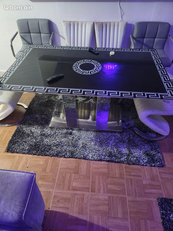 Table à manger à Vendre (image 3)
