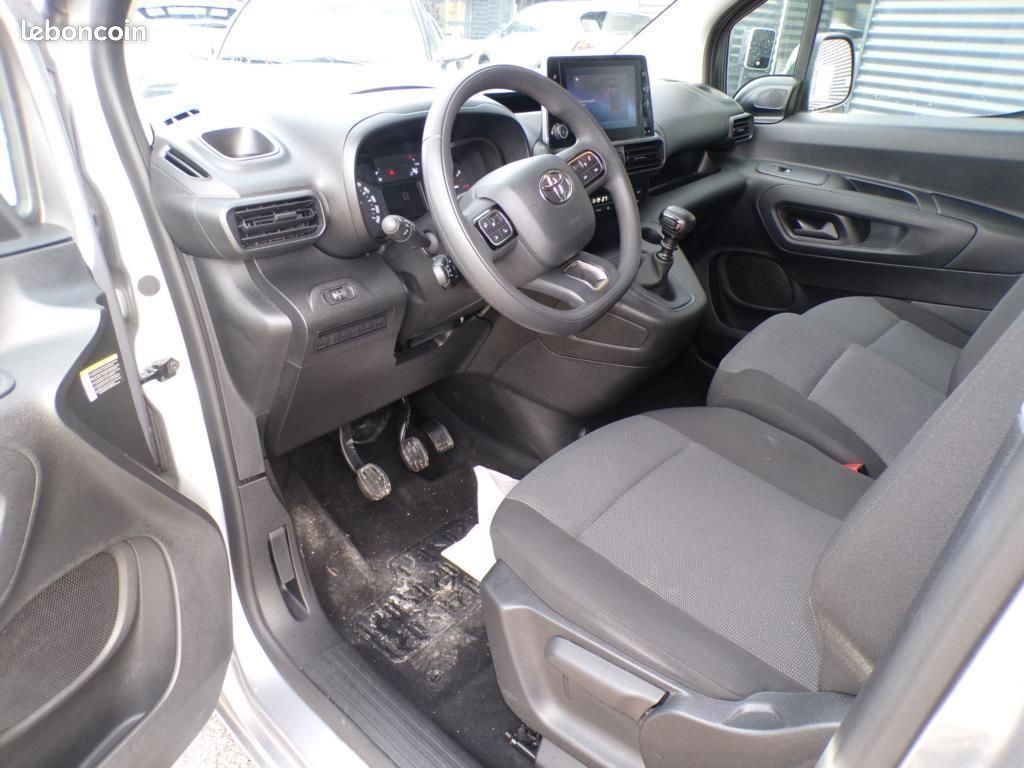 Toyota Proace City 1.5 D-4D 100 MEDIUM STYLE (image 11)