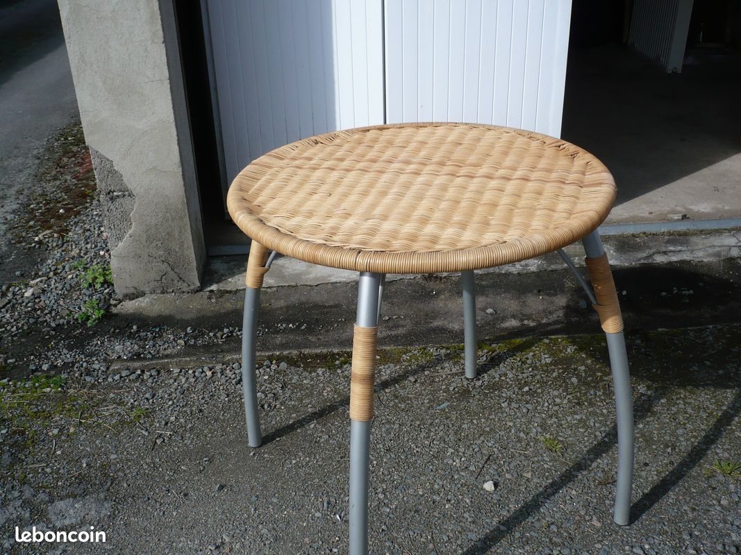 Table ronde en rotin (image 2)