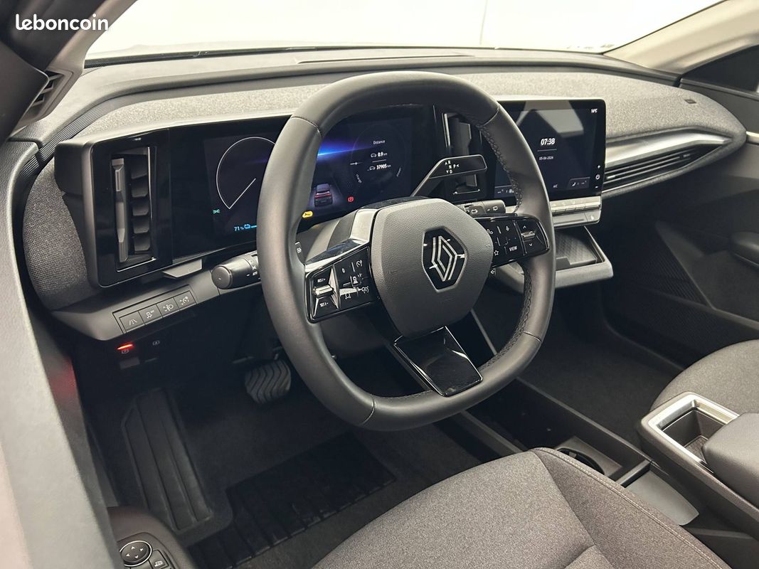 RENAULT Megane E-Tech EV60 220 ch super charge Equilibre (image 10)