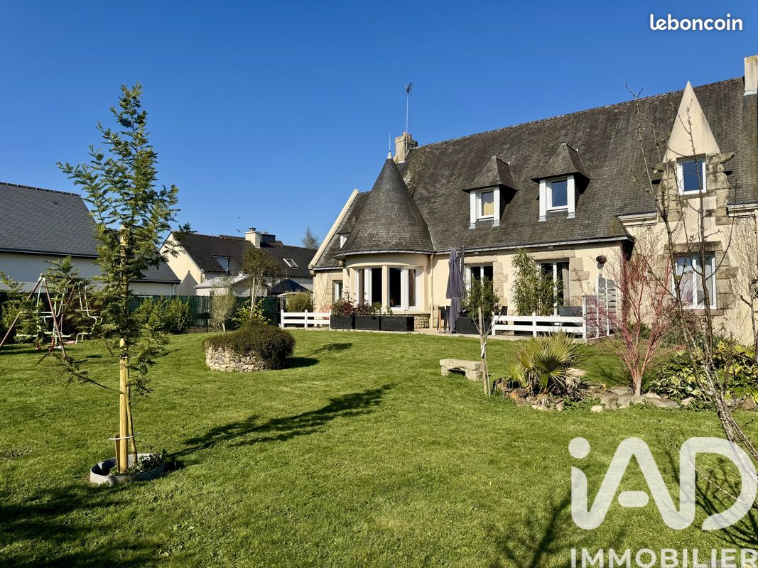 Maison 10 pièces 235 m² · à Loudéac · 235 m² · 374 500 €