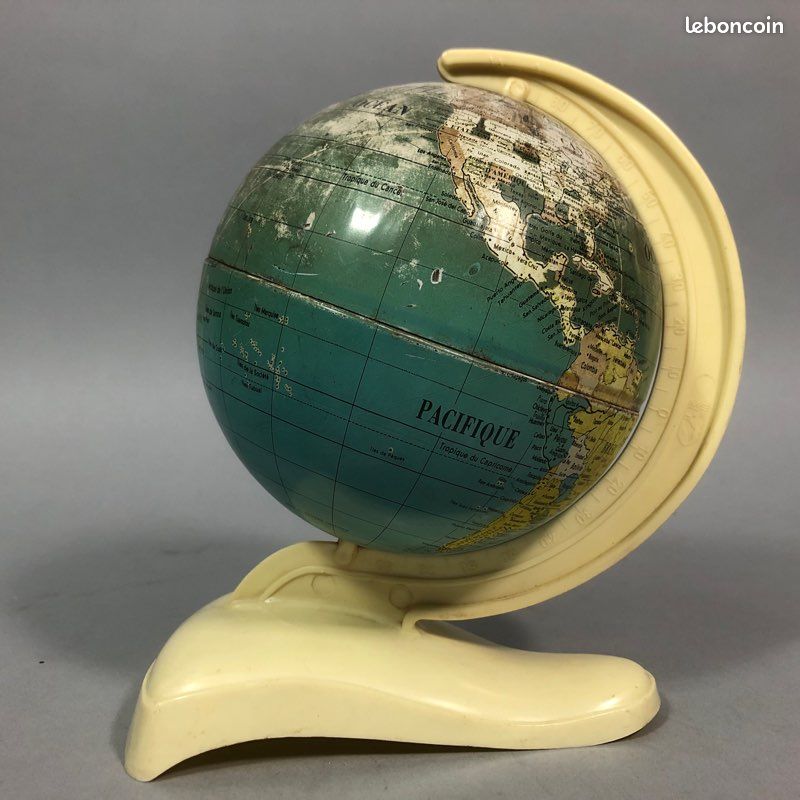 Tirelire en globe terrestre pour la maison pas cher et solidaire