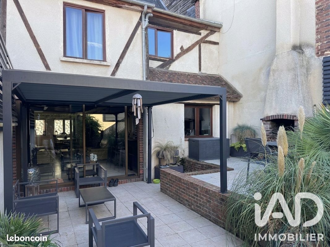 Maison 5 pièces 148 m² · à Mesnils-sur-Iton · 148 m² · 220 000 €