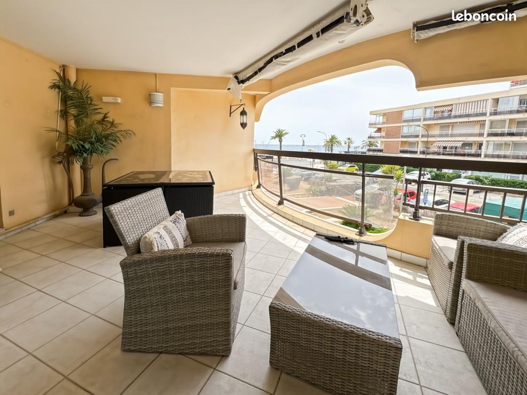 Appartement 2 pièces 45 m² · à Fréjus · 45 m² · 371 000 €