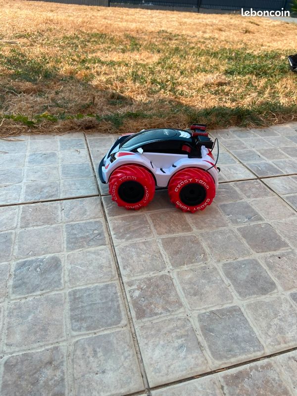 Voiture télécommandée (image 3)