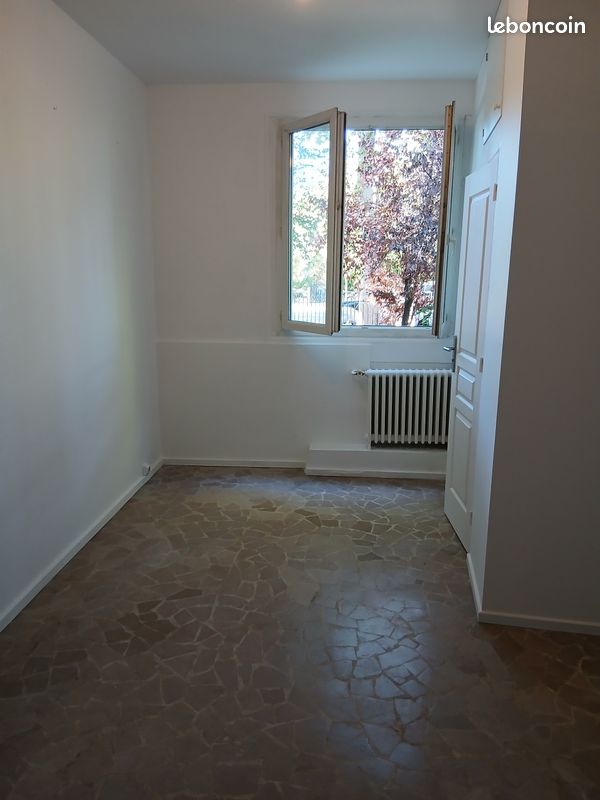 Appartement 1 pièce 14 m² · à Neuilly-sur-Seine · 13,5 m² · 135 000 €