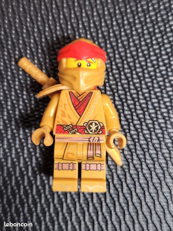 10th Anniversary Ninjago Gold Ninja Minifigure Legacy Golden Zane