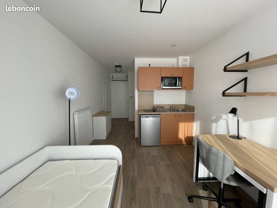 Appartement 1 pièce(s) 17 m²à louer Guyancourt