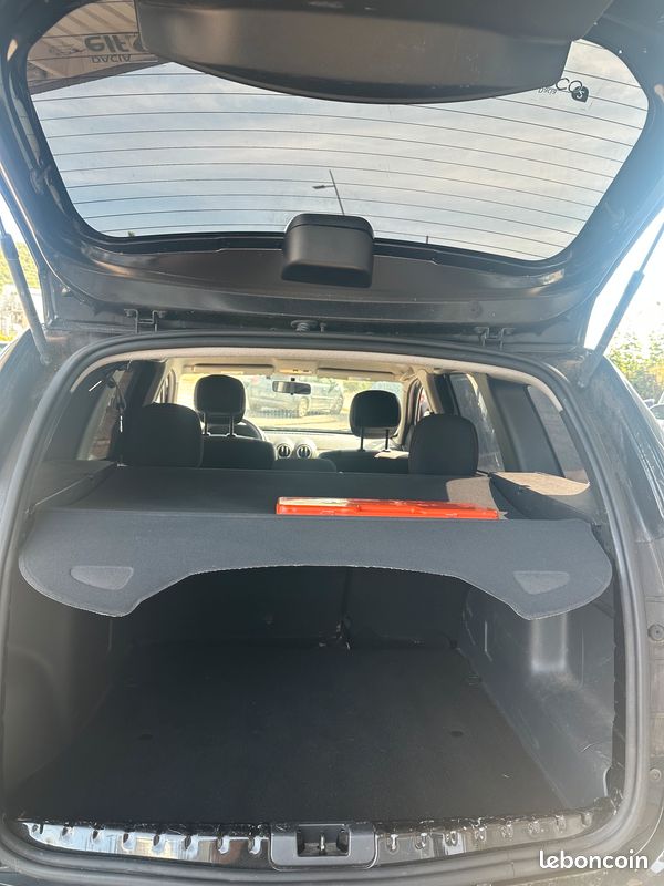 Dacia Duster 1.5 dCi Lauréate Plus 4x2 110cv (image 9)