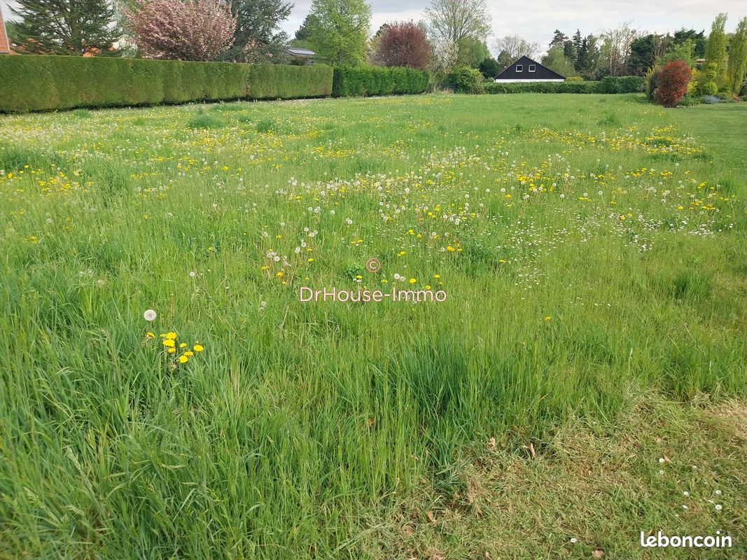 Terrain 1101 m² · à Sainghin-en-Mélantois · 1 101 m² · 298 000 €