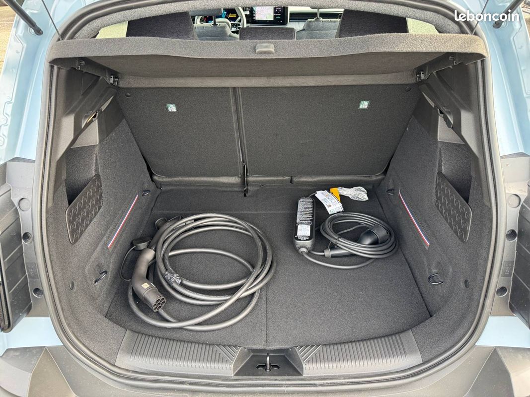 RENAULT Renault 4 E-Tech Electrique 150 ch autonomie confort Techno (image 16)
