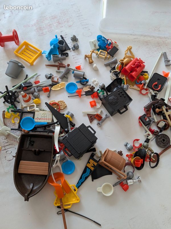Playmobil : lot important d'accessoires divers et variés (image 2)