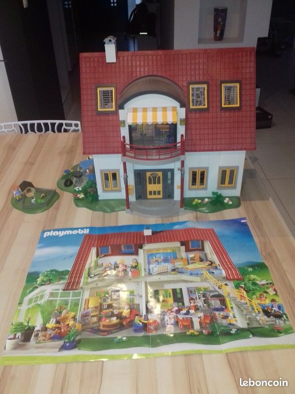 Villa moderne playmobil 4279 meublée avec des personnages (image 2)