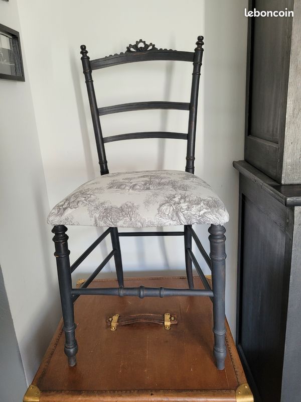 Chaise ancienne (image 1)