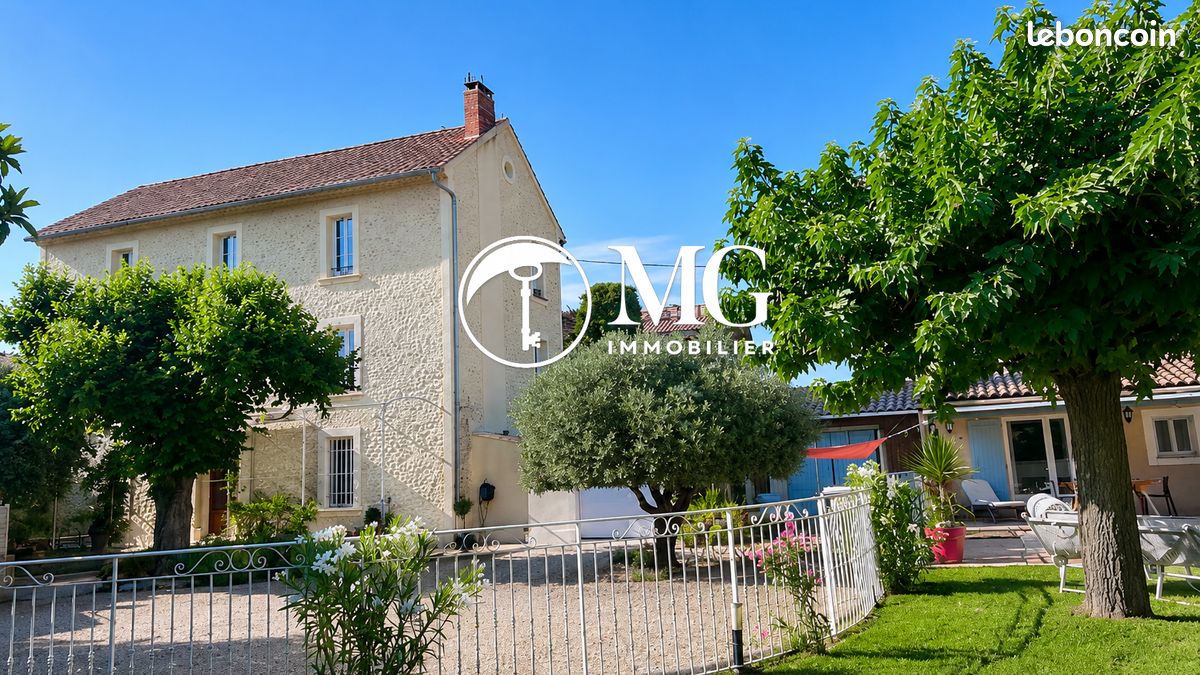 Maison 10 pièces 317 m² · à Oraison · 317 m² · 749 000 €