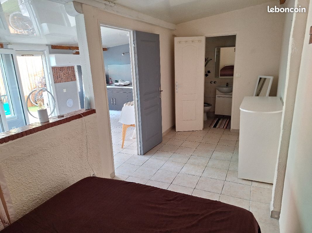 T2 32m2 a l'année Locations