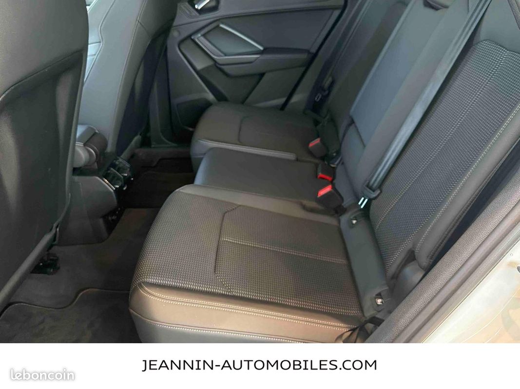 AUDI Q3 35 TFSI 150 ch S tronic 7 S line (image 18)