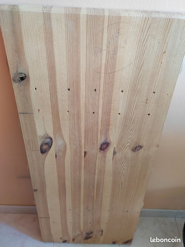 Table à pieds torsadés (image 9)