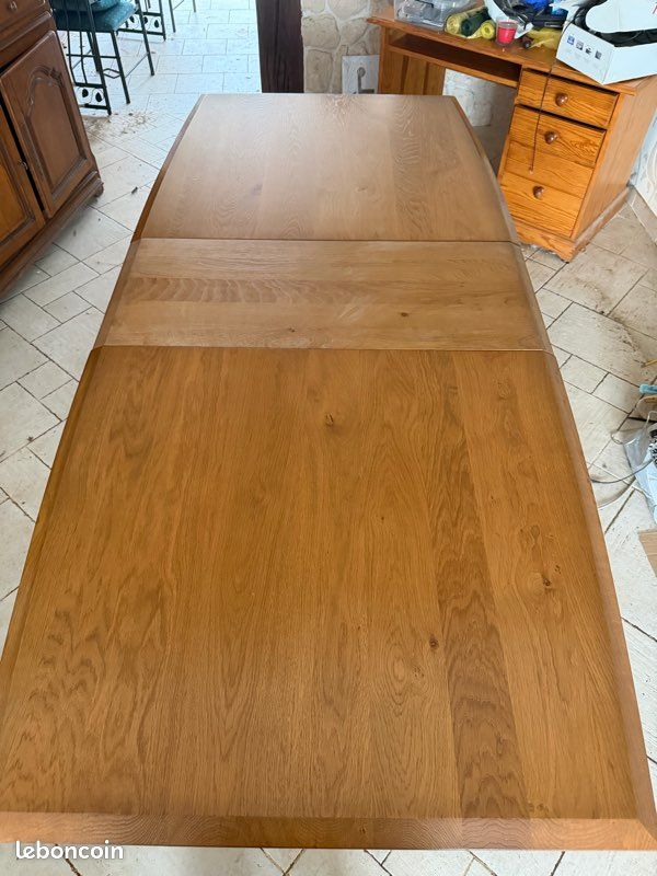 Table bois extensible avec rallonge intégrée – style chêne – très bon état (image 1)